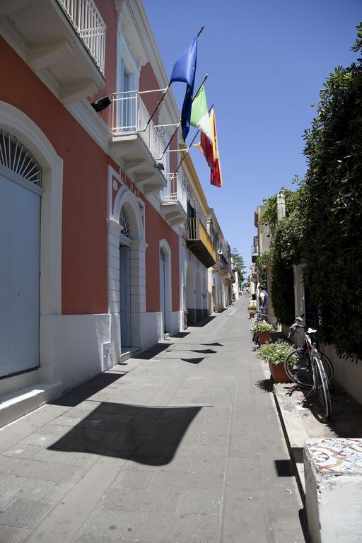 Hotel Santa Marina Antica Foresteria Santa Marina Salina Exterior foto